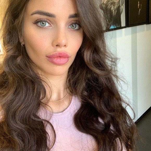 Meet your Posher, Tatiana - Picture 1 of 1